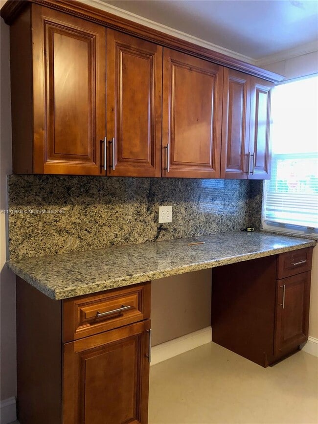 Building Photo - 76 NE 48th St