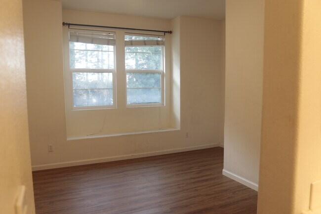 Building Photo - 464 Marina Way