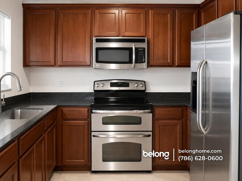 Building Photo - 8833 NW 107 Ct