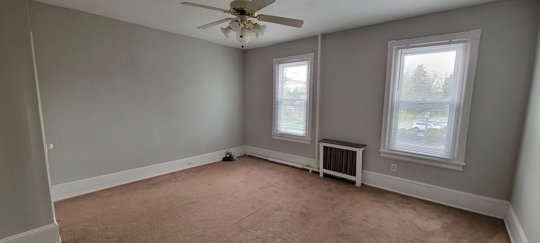 Primary Bedroom - 439 E Main St