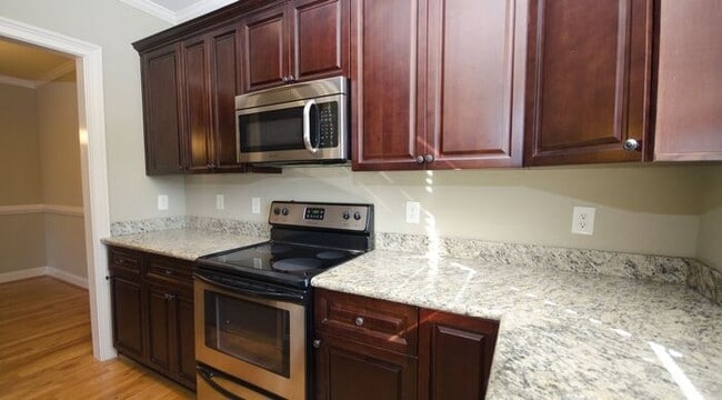 Building Photo - Luxury that you can call home! Amazing Loc...