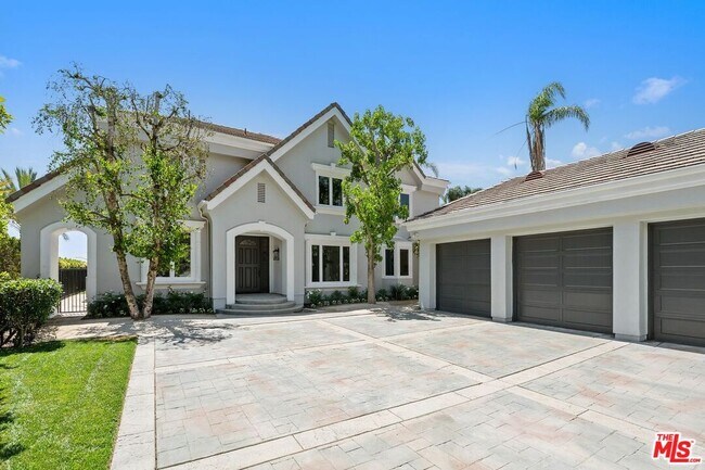 Building Photo - 16802 Cll De Sarah