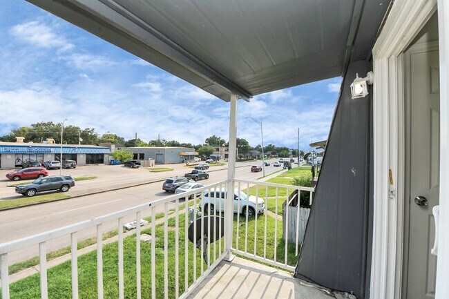 Building Photo - 12068 Beechnut St