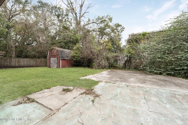 Building Photo - 1035 Odessa Dr E