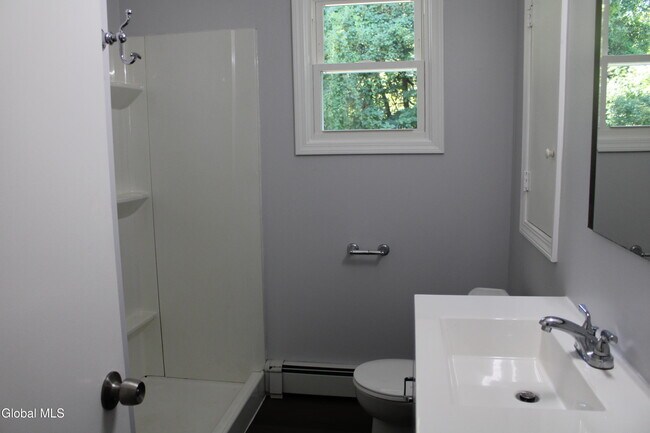 Building Photo - 8 Zelenke Dr