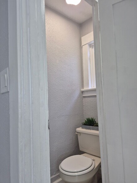 Building Photo - 3710 Wall St