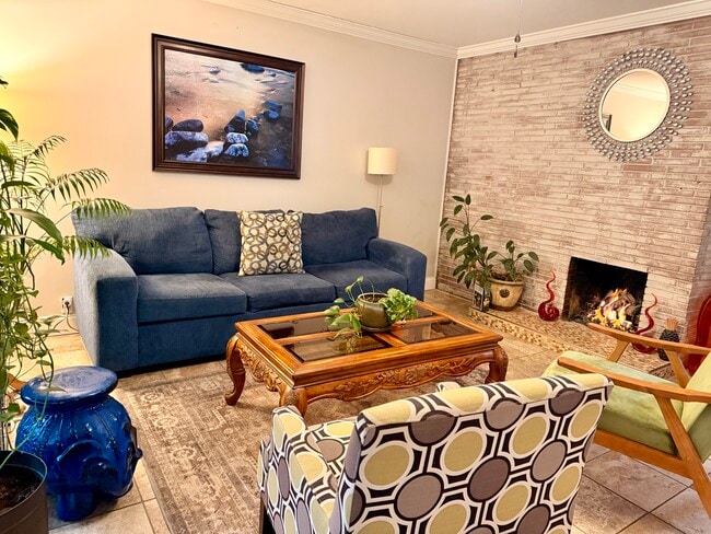 Building Photo - 5200 Skyline Dr