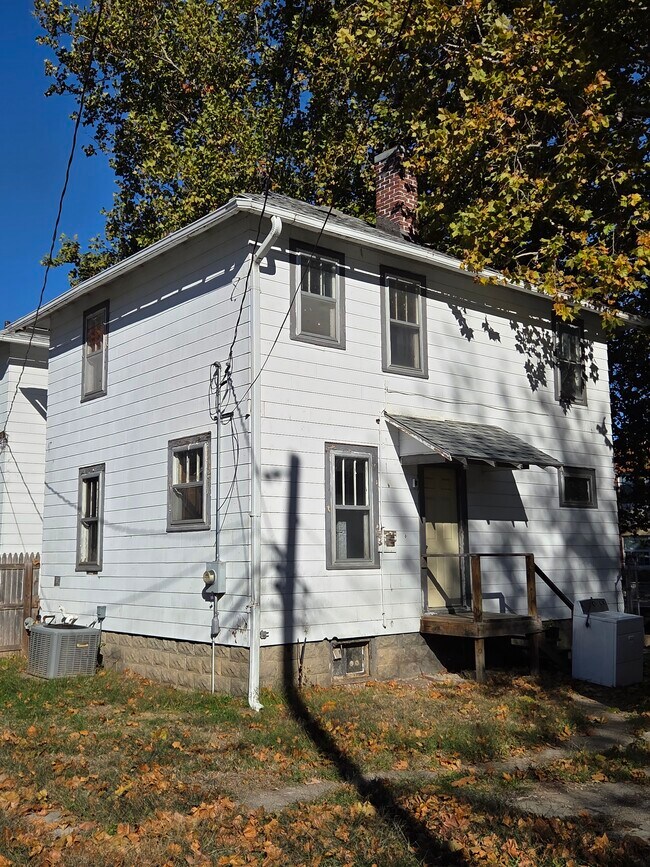 Building Photo - 509 14th St