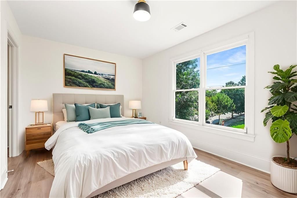 Building Photo - 94 Lucy St SE