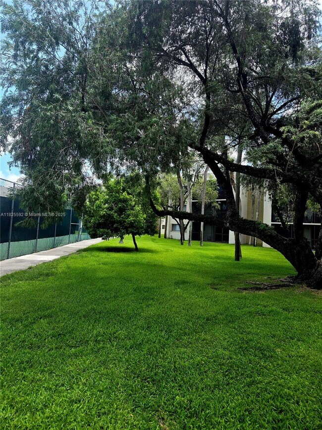 Building Photo - 8005 SW 107th Ave