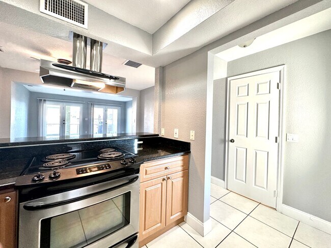 Building Photo - 1350 Mediterranean Dr