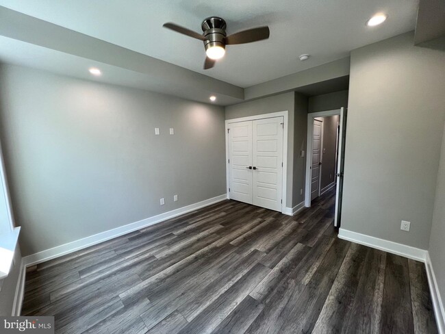 Building Photo - 1505 S 49th St