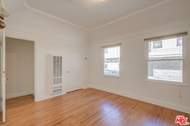 Building Photo - 4427 Finley Ave