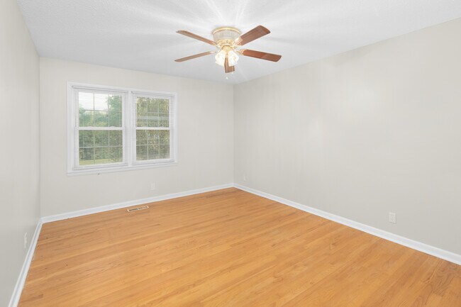 Building Photo - 1003 Coronado Ave SE