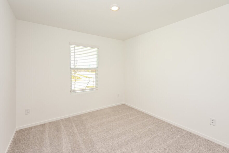 Building Photo - 2236 Crested Saguaro St