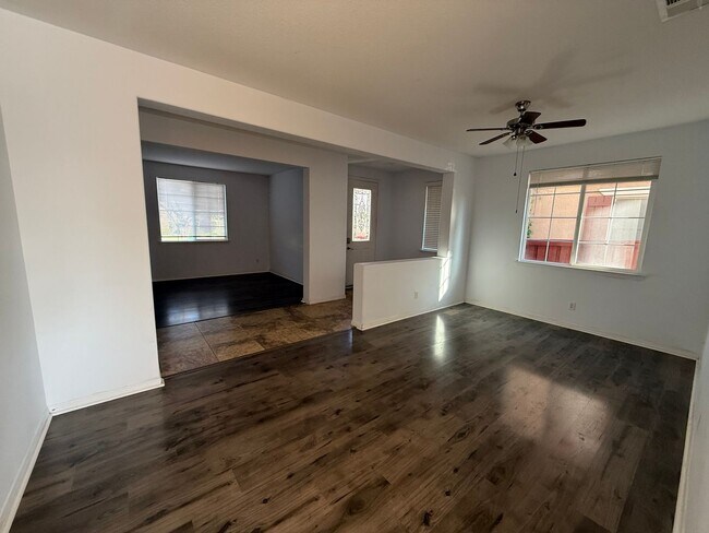 Building Photo - 5 Bedrooms 3 Baths! Resort Living at The Lakes Community in Menifee!