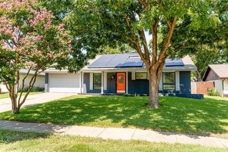 Building Photo - 1517 Williamsburg Dr