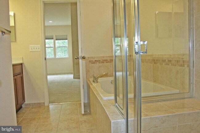 Building Photo - 12609 Horseshoe Bend Cir
