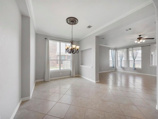 Building Photo - 5430 Tyler Park Ln