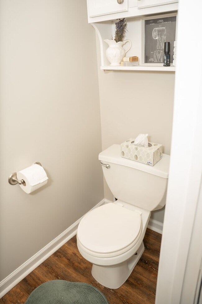 Building Photo - Charming 3 Bedroom, 1.5 Bath Townhome - EL...