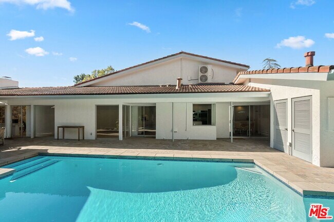 Building Photo - 650 N Tigertail Rd