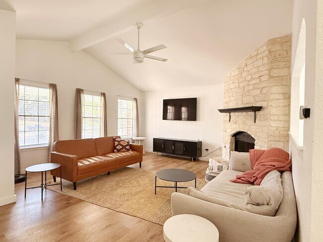 Building Photo - 1706 Woodwind Ln