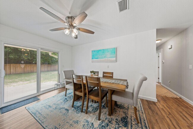 Building Photo - 109 Friar Tuck Dr