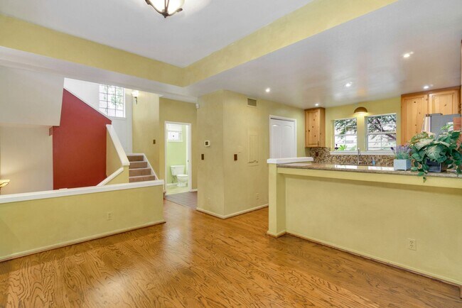 Building Photo - 4614 Redwood Rd