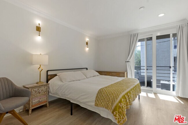 Building Photo - 20 Catamaran St