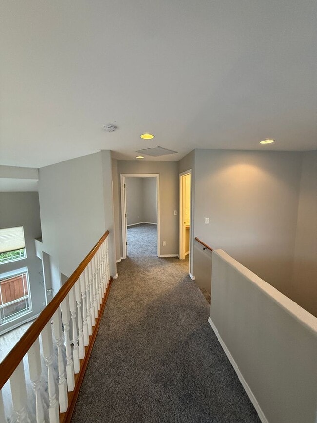 Building Photo - Felida Area - 3 bedroom, 2.5 bath