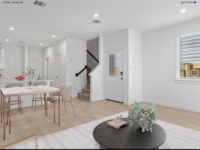 Building Photo - 1814 Revolution Way