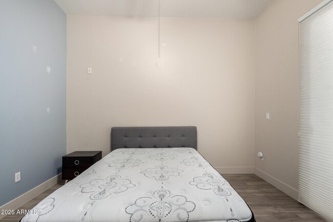 Building Photo - 945 E Playa Del Norte Dr