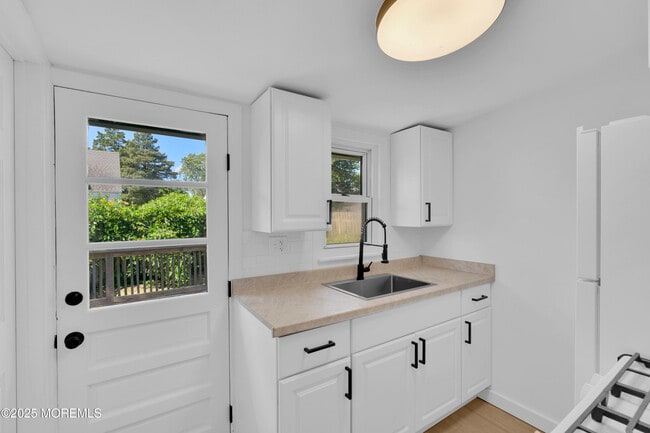 Building Photo - 61 Gladney Ave