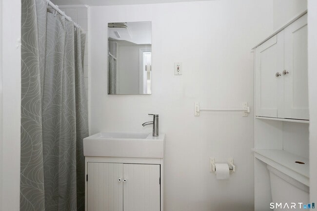 Building Photo - 121 Westport Rd