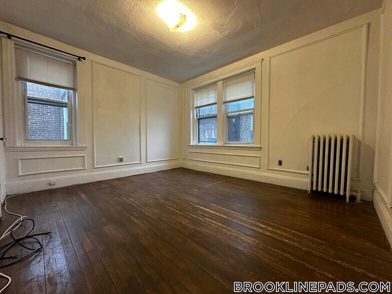 Building Photo - 9 James St