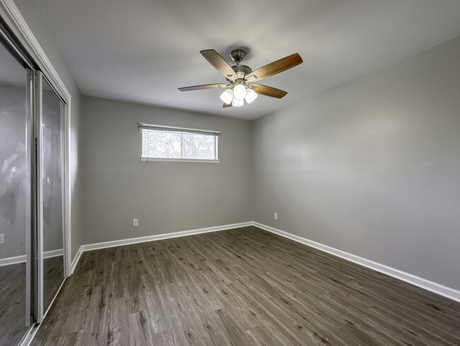 Bedroom - 4539 Dakota St