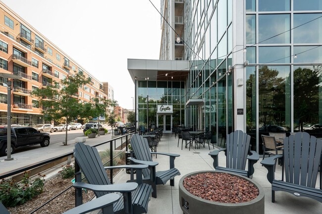 Building Photo - 1BD, 1.5BA Lakehouse Condo on the 6th Floor