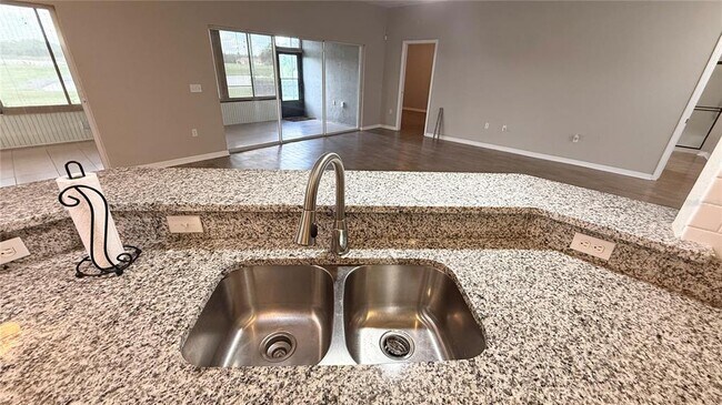 Building Photo - 5432 Hogan Ln
