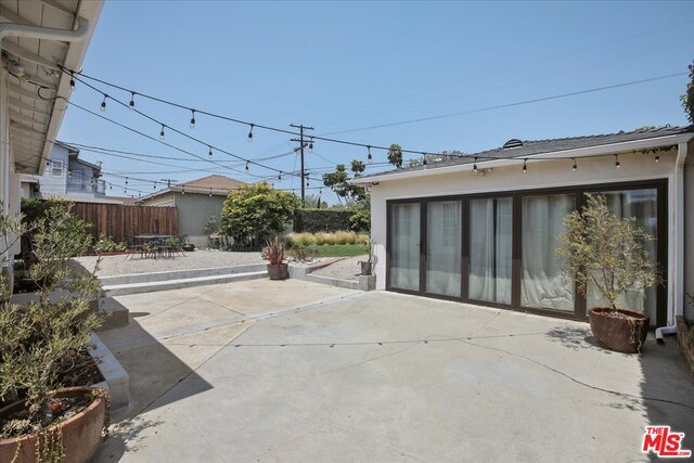 Building Photo - 8150 Kenyon Ave