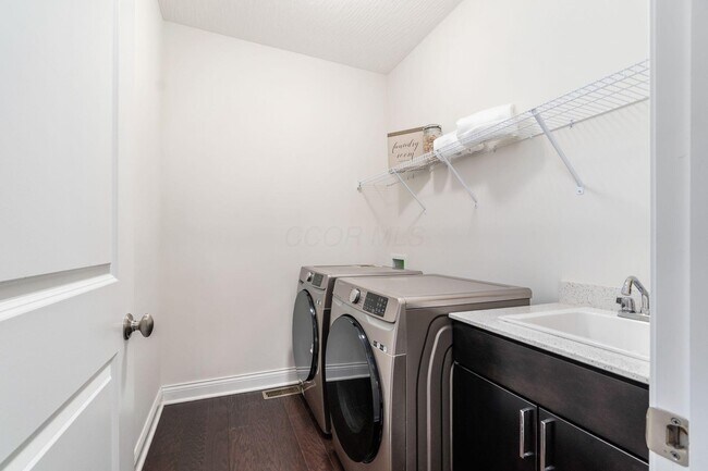 Building Photo - 5962 Laurel Ln