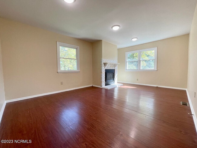 Building Photo - 3804 Brandywine Dr