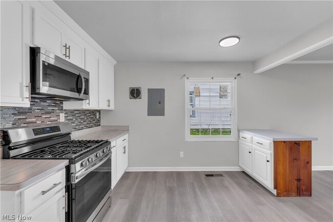 Building Photo - 20117 Butternut Ln