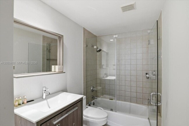 Building Photo - 801 Brickell Key Blvd