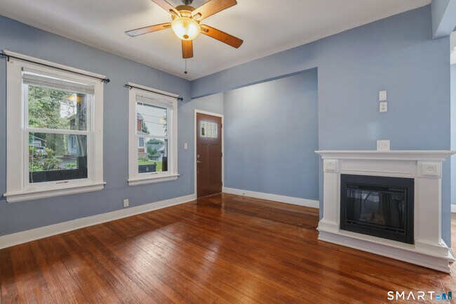 Building Photo - 44-46-46 Perry Hill Rd