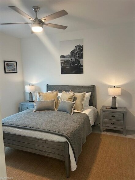 Building Photo - 15375 Grn Acrs Ave