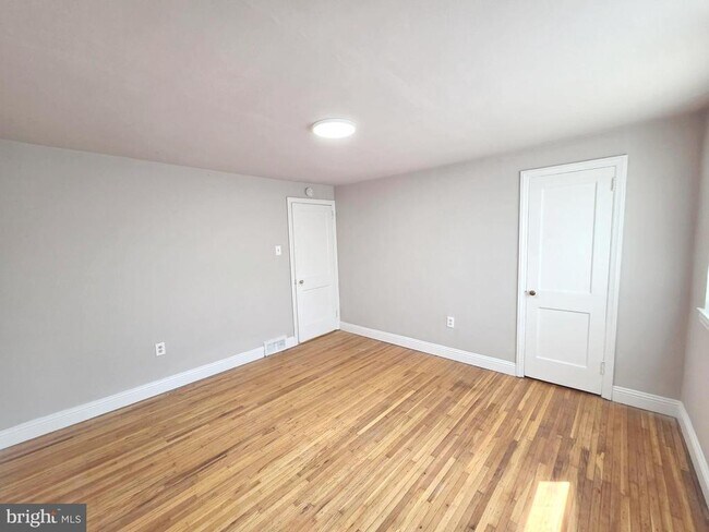 Building Photo - 6653 Perry Ave