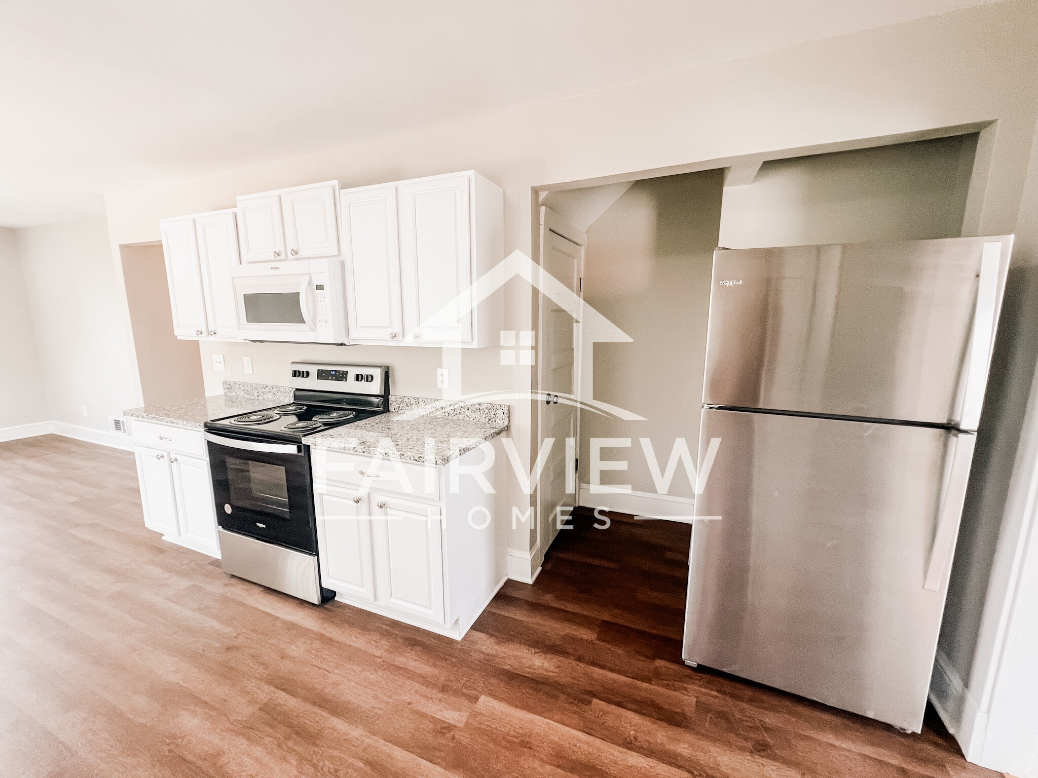 Building Photo - 3239 Mayflower Dr