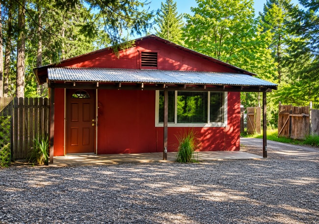 Building Photo - Charming Foresthill Cottage