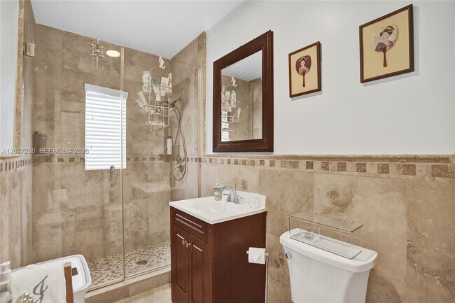 Building Photo - 1534 Palancia Ave