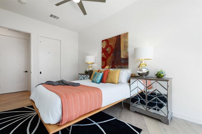 Building Photo - 800 Embassy Dr